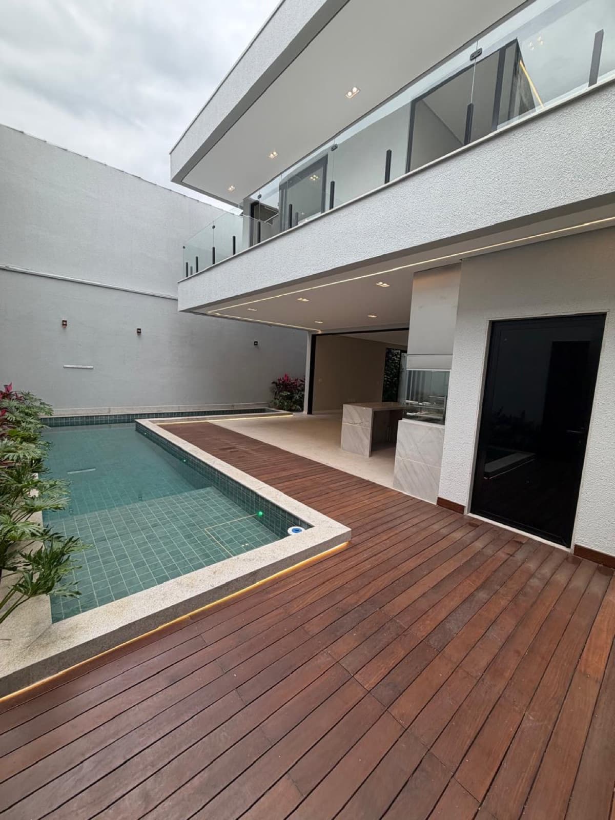 Casa de Alto Padrão com 4 Suítes no Cariru