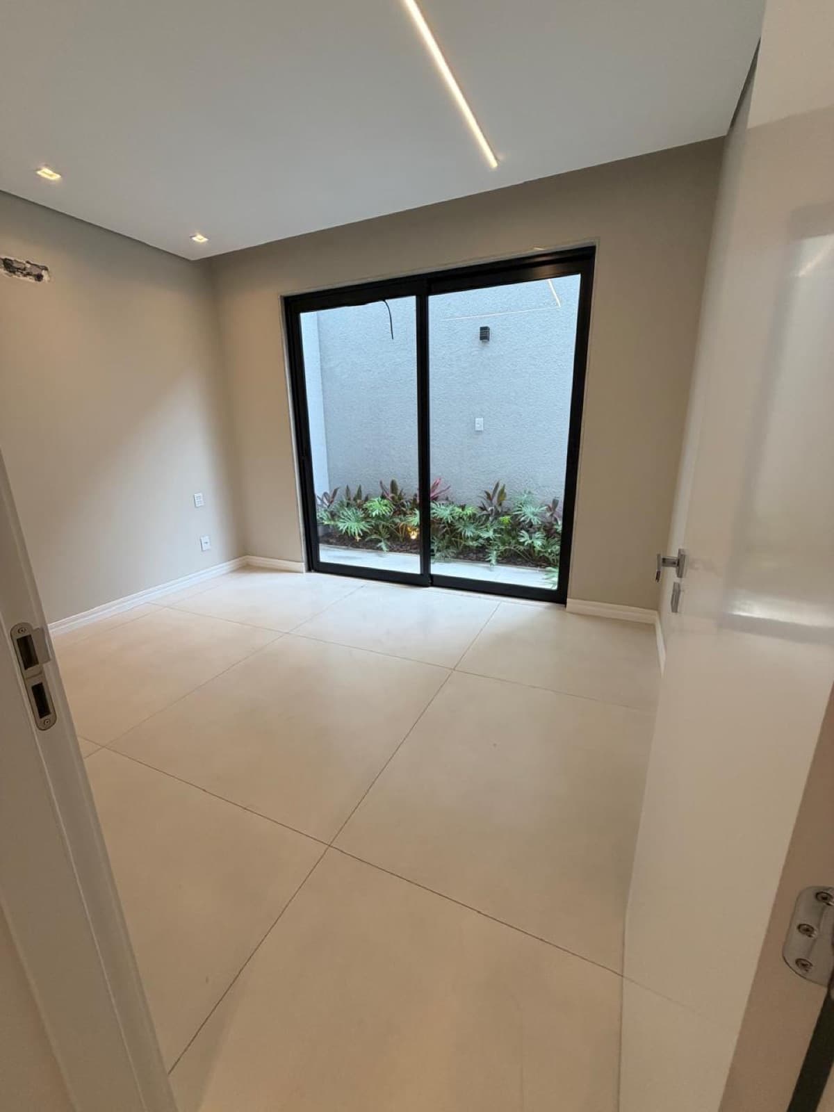 Casa de Alto Padrão com 4 Suítes no Cariru
