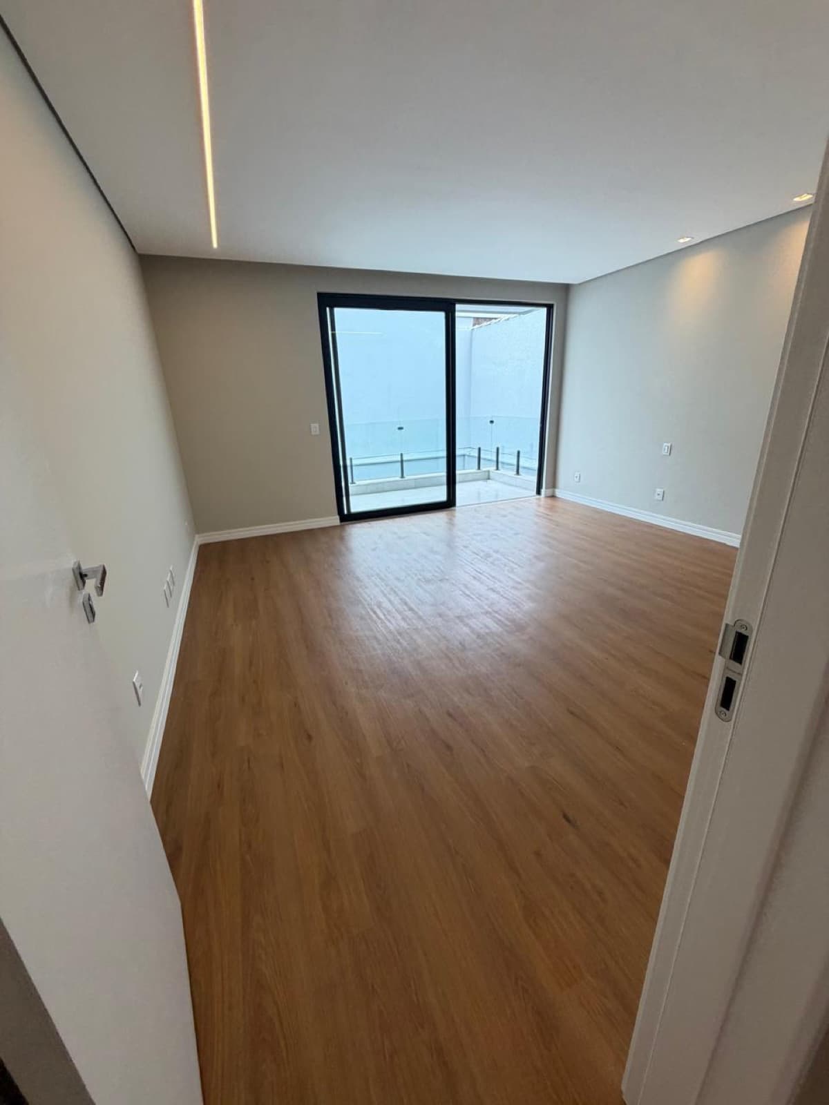 Casa de Alto Padrão com 4 Suítes no Cariru